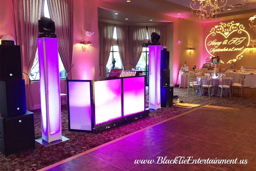 Black Tie Entertainment Uplights at the Blue Heron Event Center of Medina Ohio Black Tie Entertainment Dj at the Blue Heron Event Center