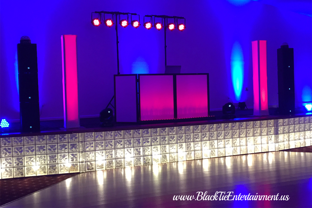 Black Tie Entertainment Event Lighting at Michaud's of Strongsville Ohio Black Tie Entertainment at Michaud's of Strongsville Ohio