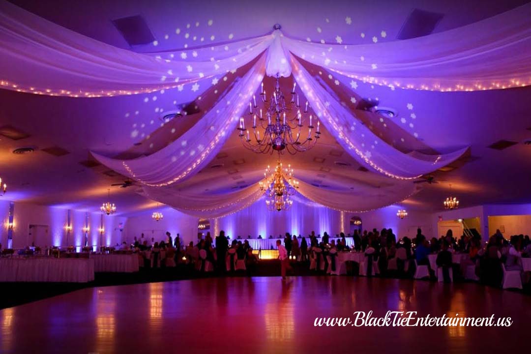 Black Tie Entertainment Starry Night Lighting at Michaud's of Strongsville Ohio Black Tie Entertainment at Michaud's of Strongsville Ohio